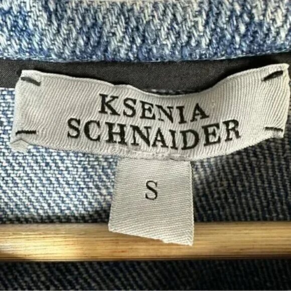 Designer Fall/Winter 2018 Ready-To-Wear Collection Distressed Denim Top/Sweater - Picture 8 of 9